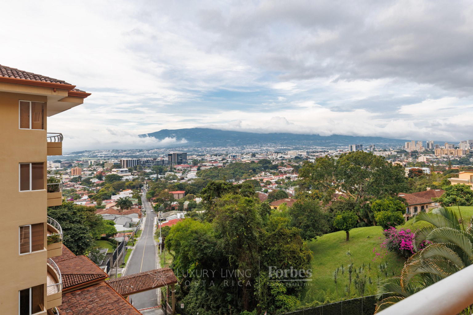 Apartment at Escazú