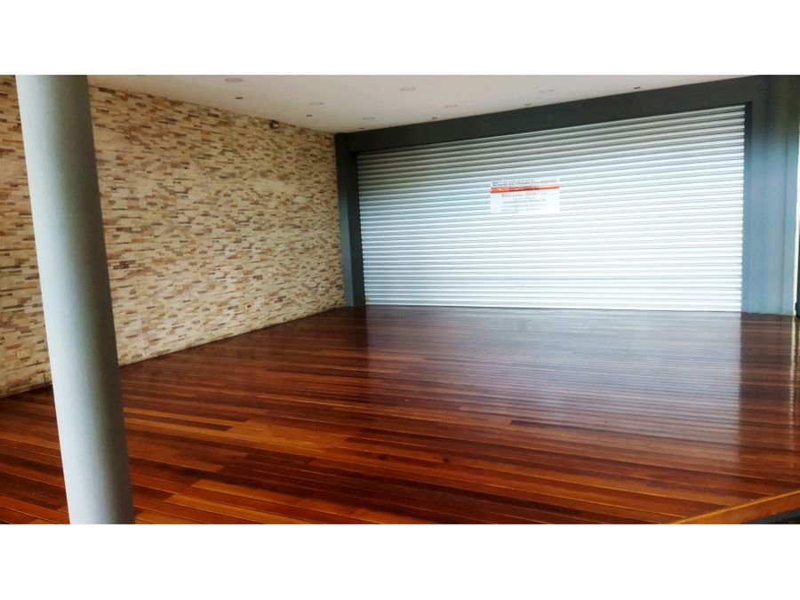 Commercial at San Pedro