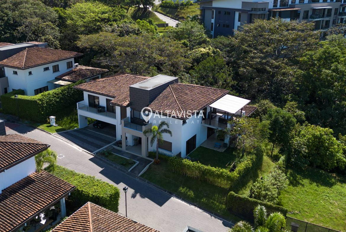 House at Condominio Lomas del Valle