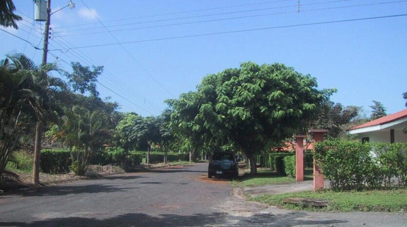 Lote en RESIDENCIAL contiguo a Punta Leona – 1000 m2 – EXCELENTE OPORTUNIDAD!!