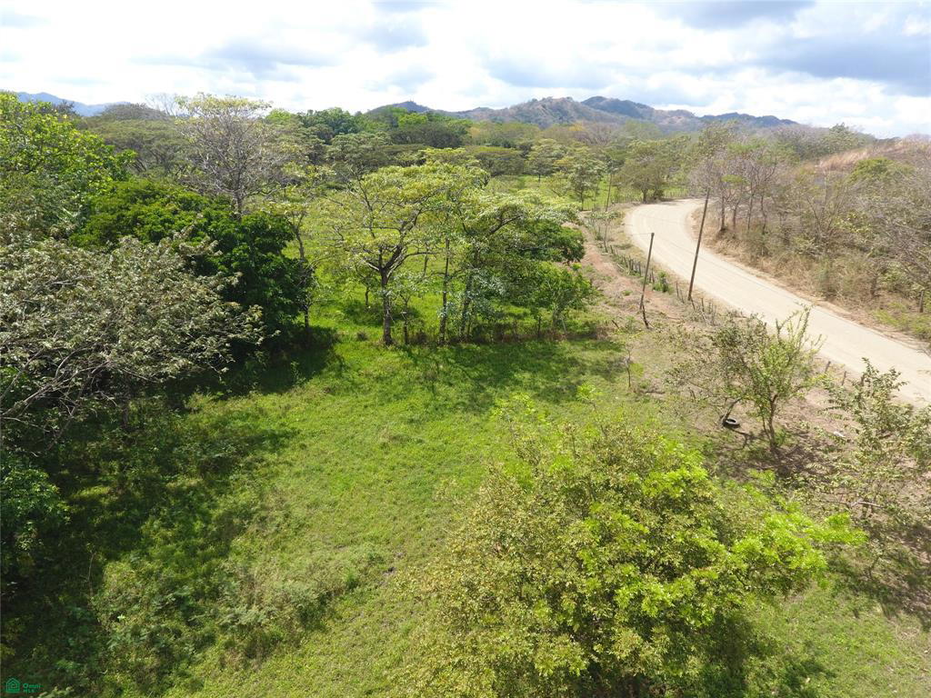 Land at Santa Cruz