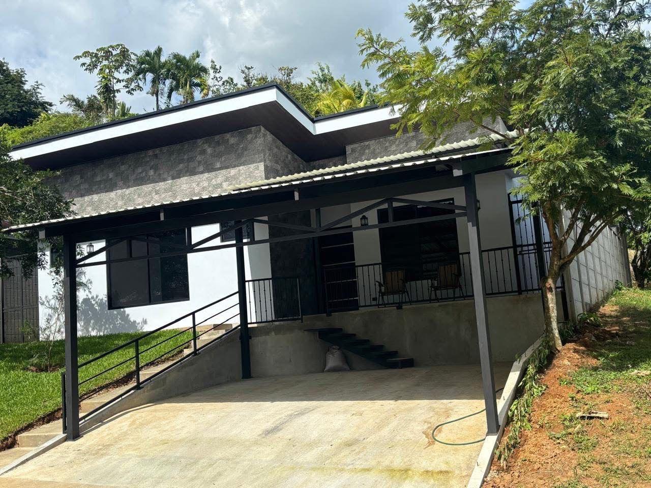 House at Puente de Piedra