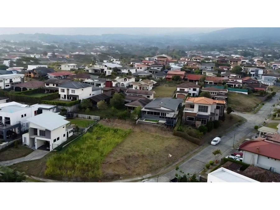 Land at San José