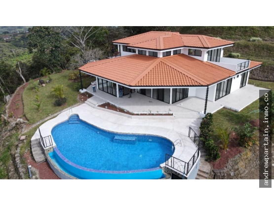 Casa en Orotina