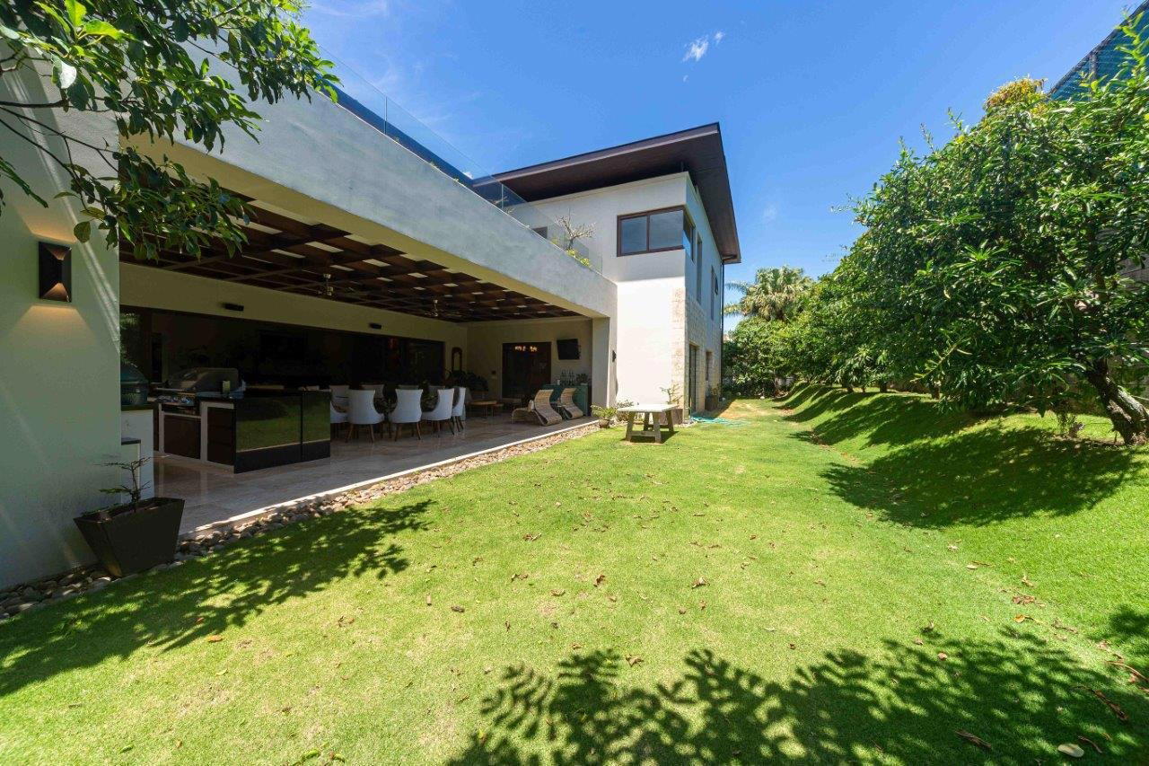 Property at Hacienda Lindora