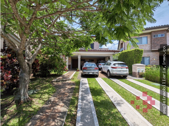 Casa en Condominio Puerta de Hierro