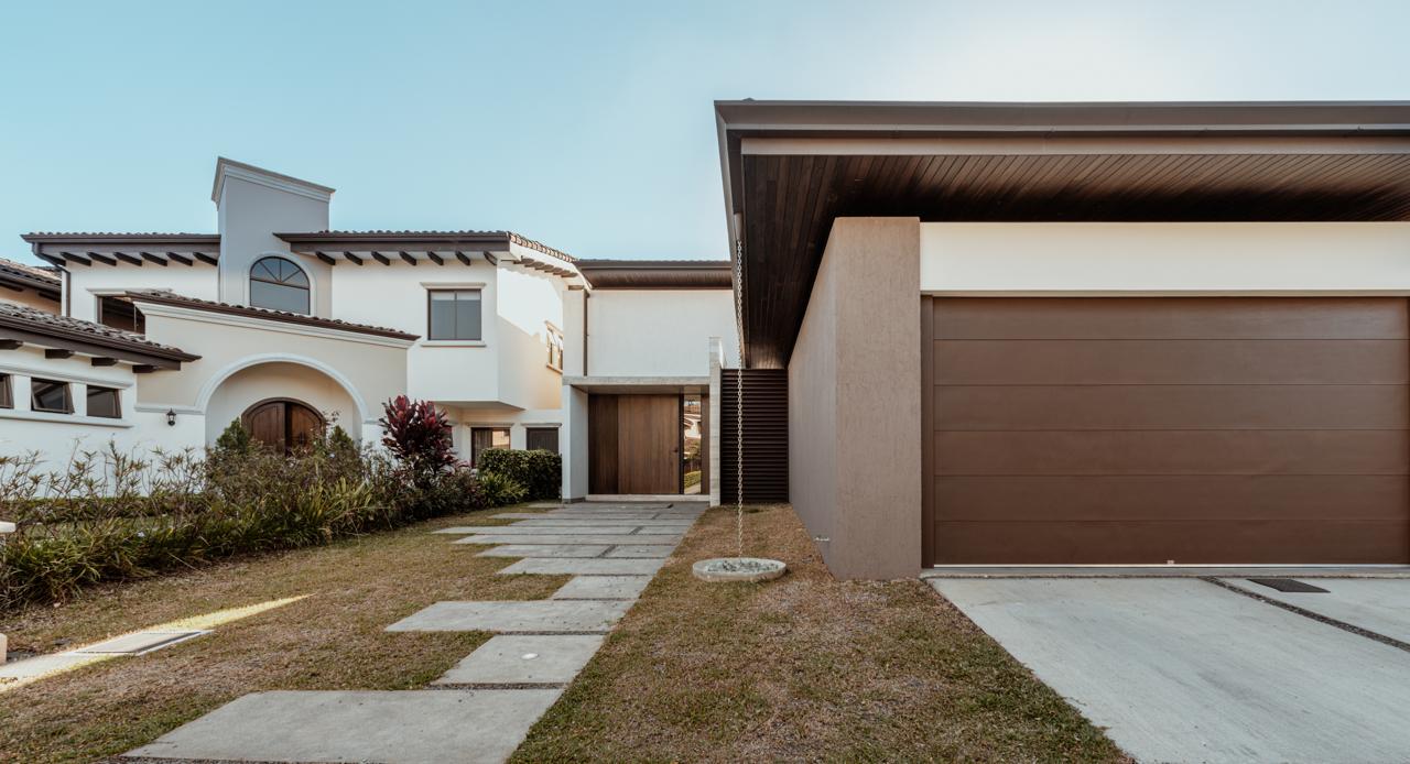 Propiedad en Condominio Vía Cipres