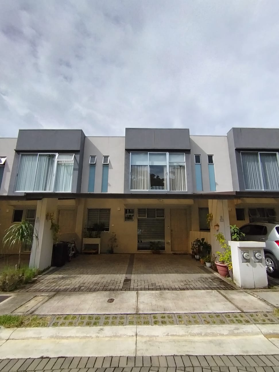 Se vende casa en condominio Ayarco Boulevar, Curridabat
