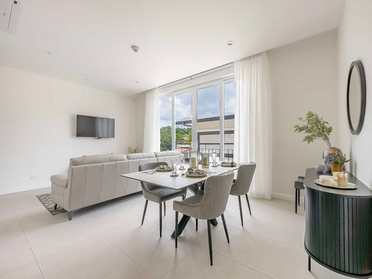 ALQUILER DE APARTAMENTO AMUEBLADO EN CONDOMINIO - ESCAZÚ*