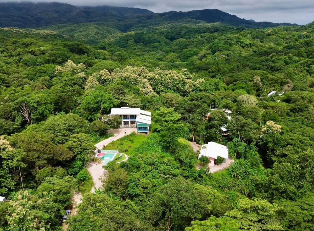 Dos casas privadas cerca de Playa Sámara con gran potencial de ingresos