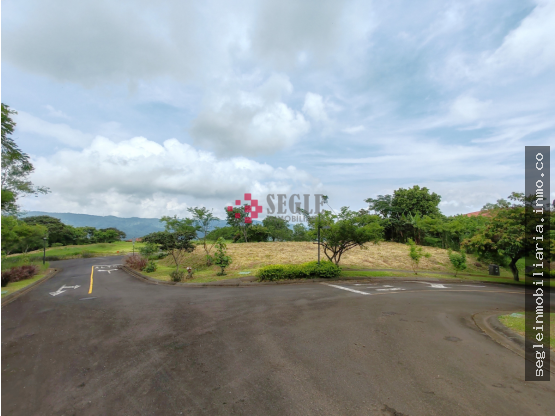 Terreno en Hacienda Los Bambues