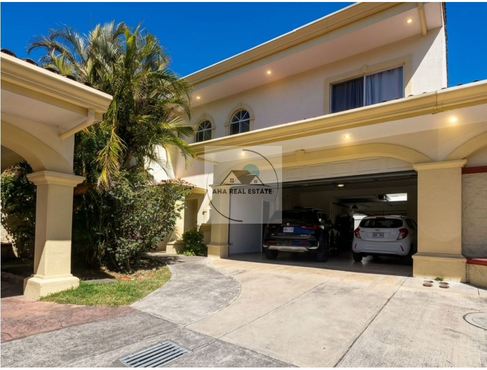 Casa en Condominio La Jolla