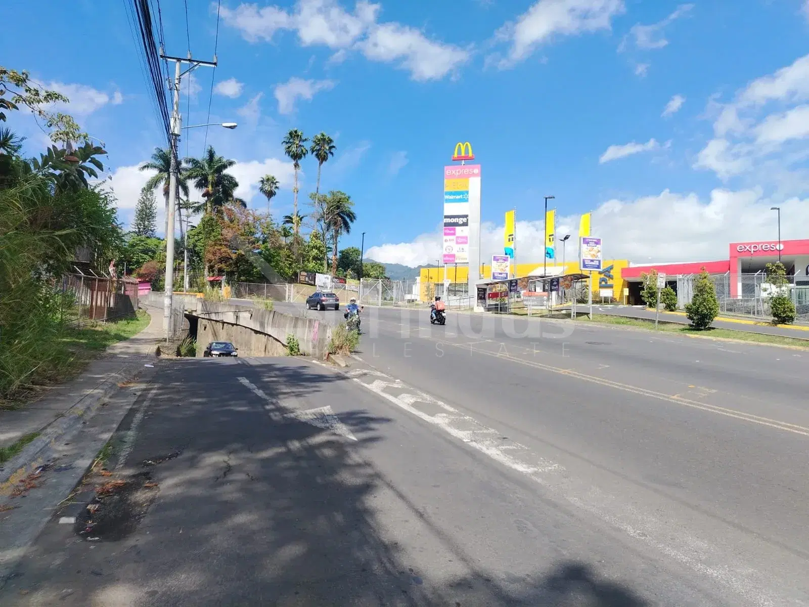 Commercial at Desamparados