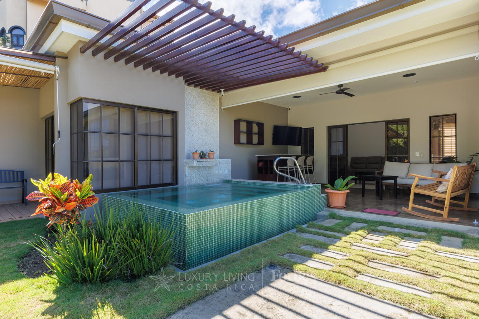 Property at Colón