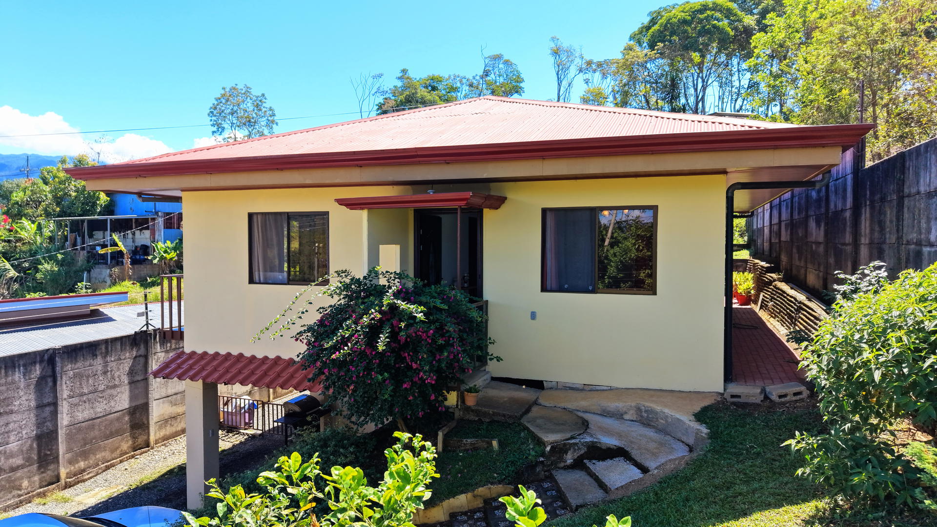 Casa en Daniel Flores