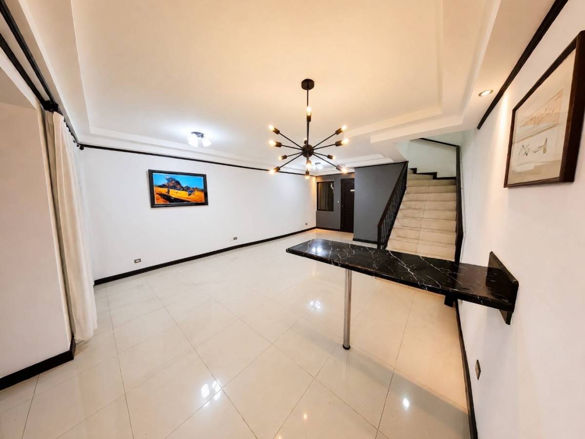 Casa en Condominio Vistas de Monserrat