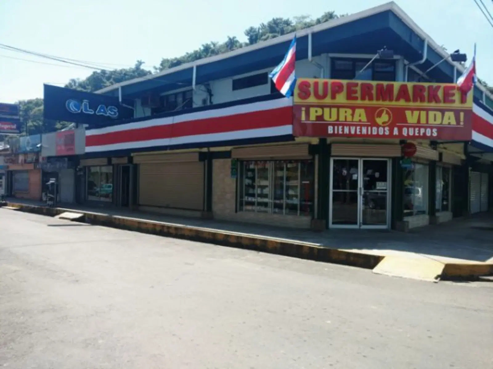 Commercial at Quepos