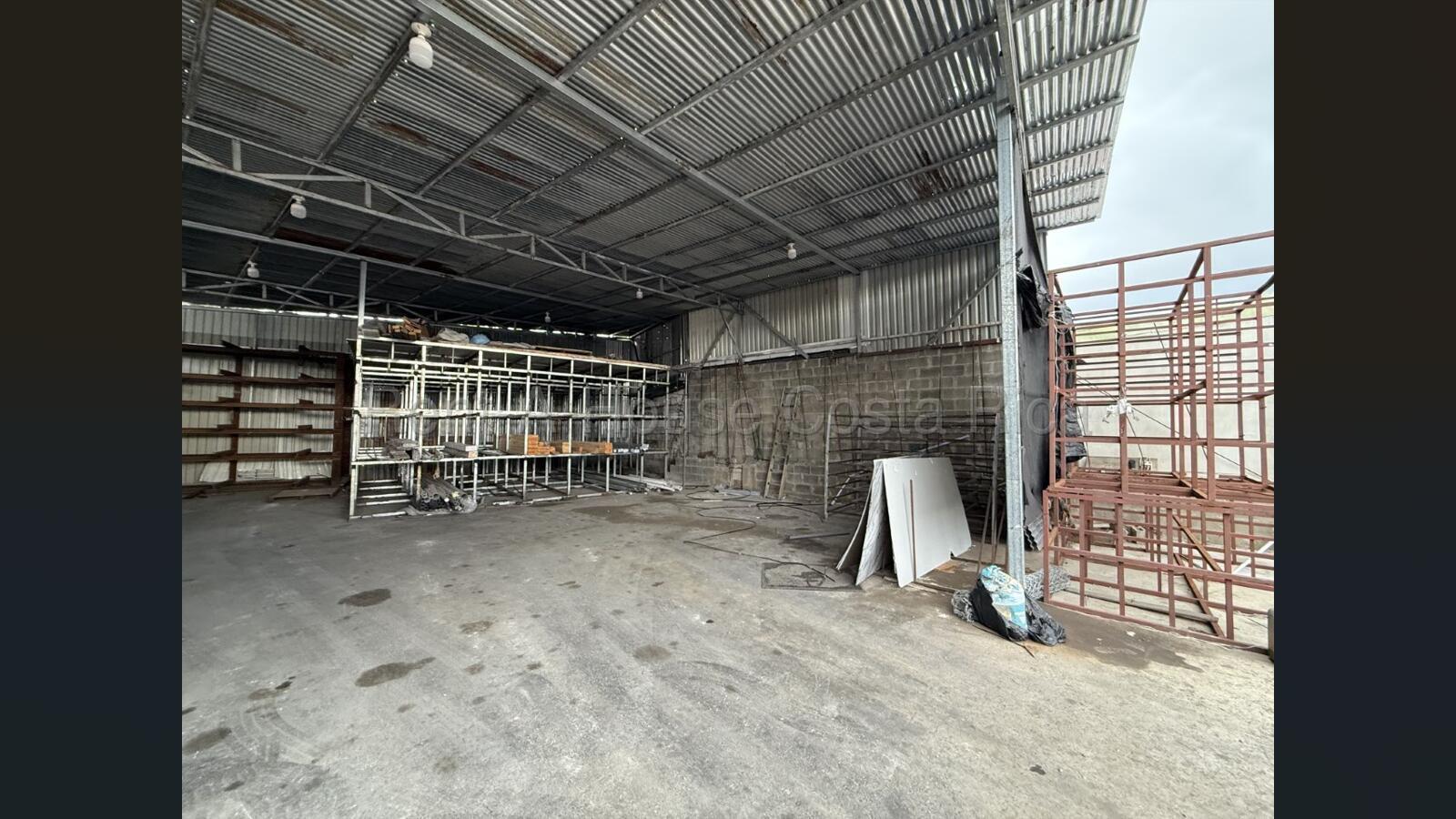 Comercial en Mercedes