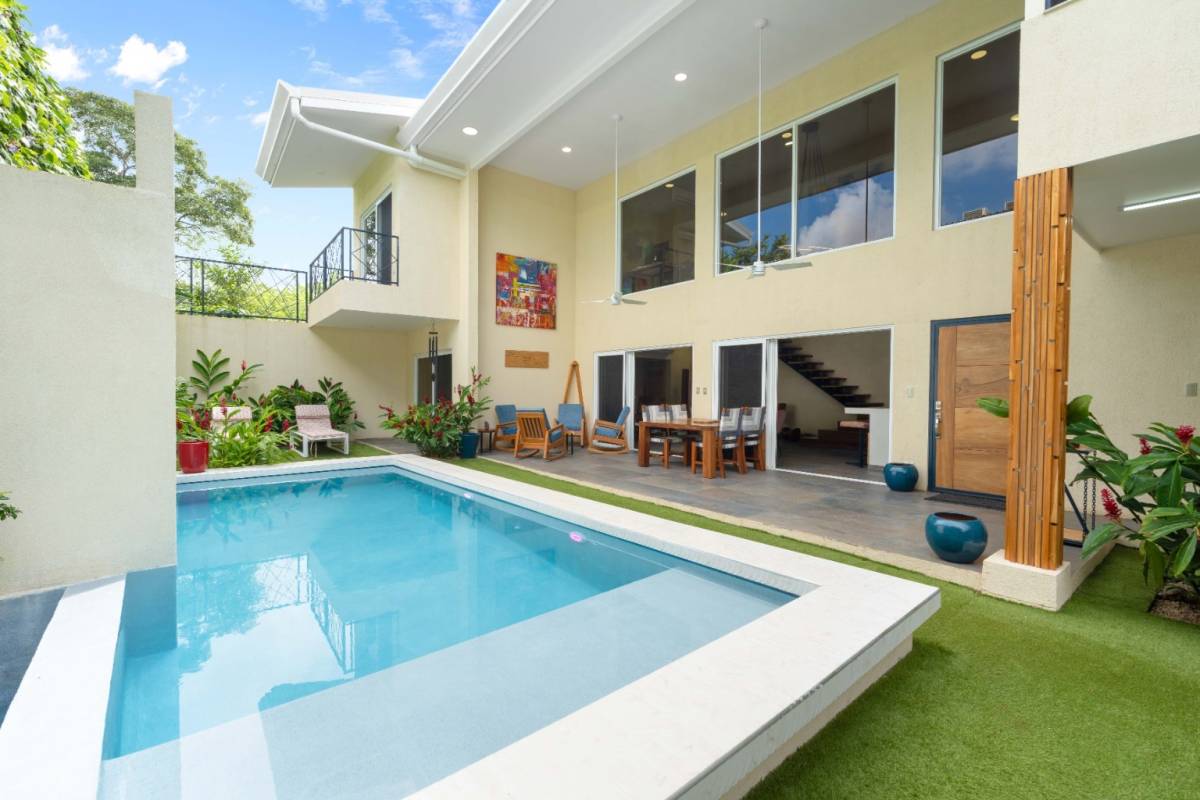 Comercial en Tamarindo