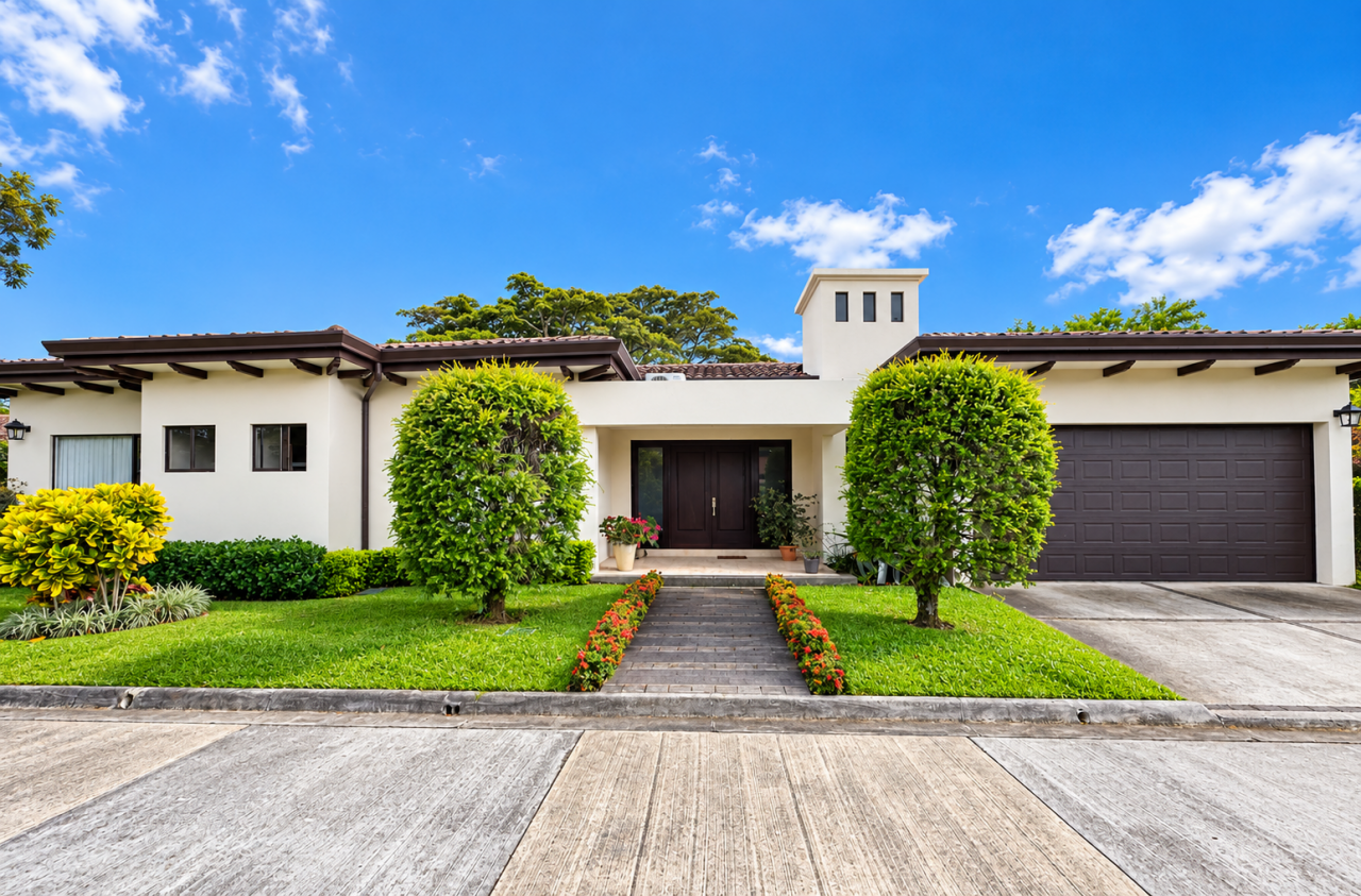 Propiedad en Condominio Jardines del Valle