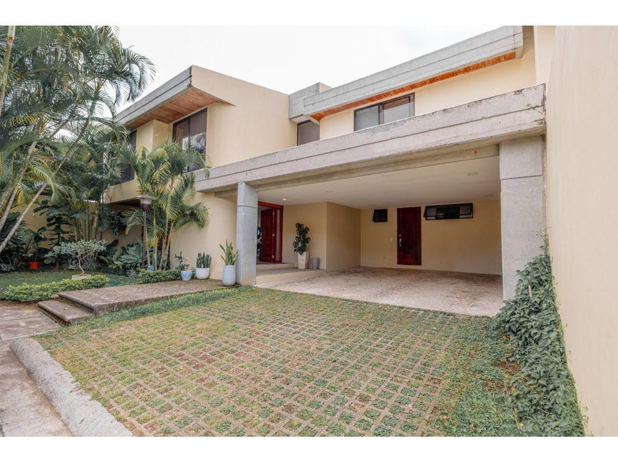 Casa en Condominio Pinares de Curridabat