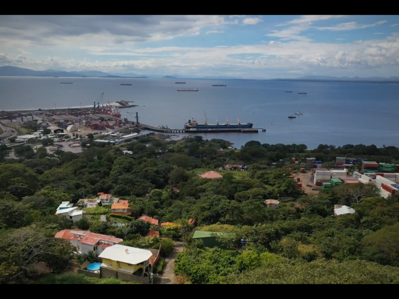 Land at Puntarenas