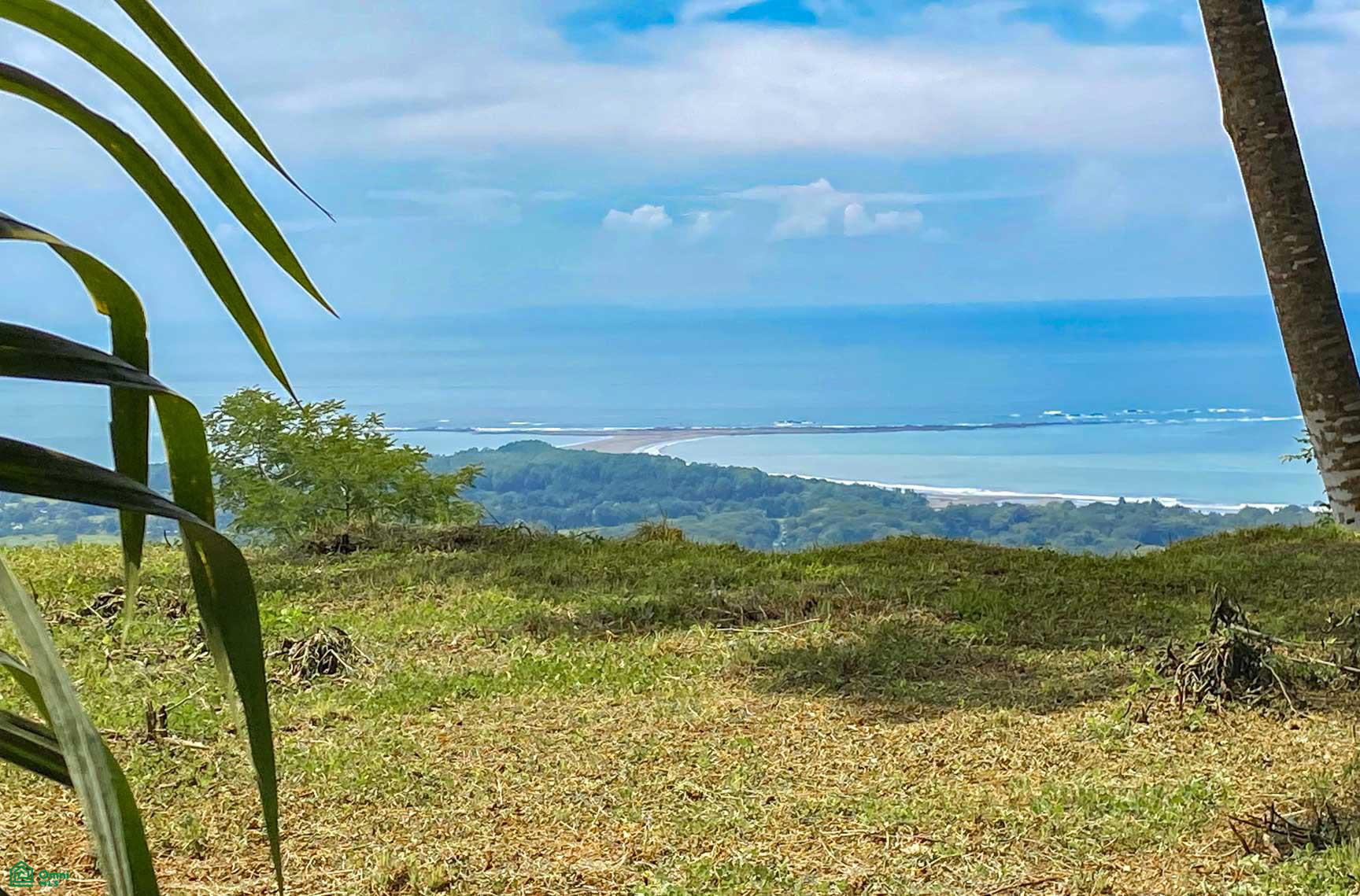 Land at Uvita