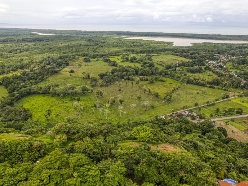 Land at Puerto Cortés