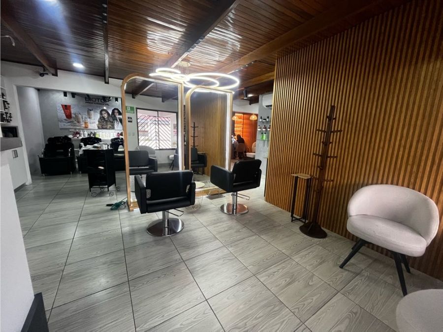 Comercial en Santa Lucia