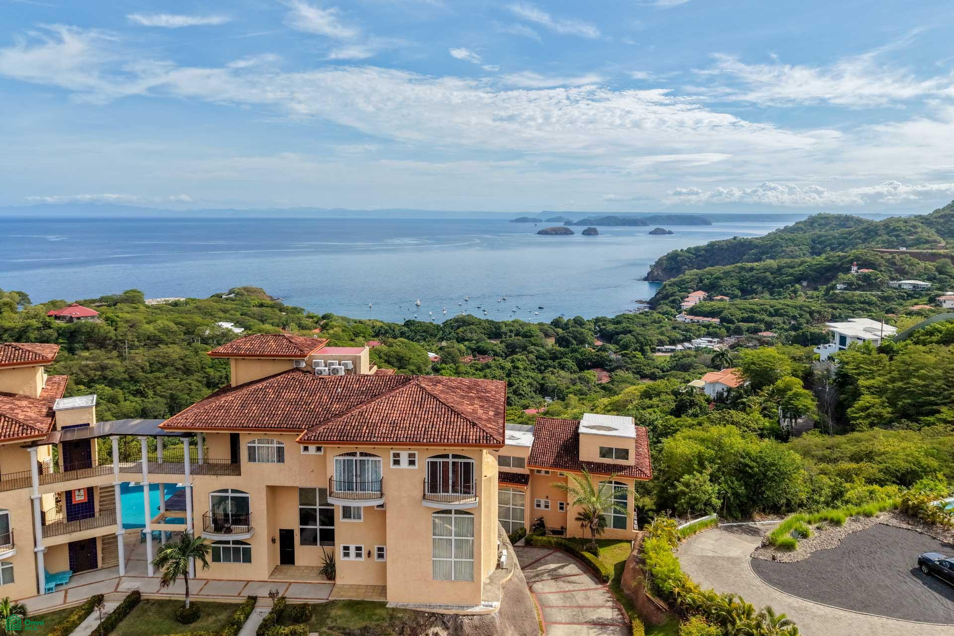 Propiedad en Condominio Corona del Mar