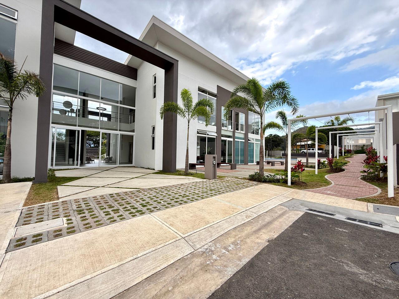 ALQUILER DE CASA EN CONDOMINIO NASARA EN PIEDADES