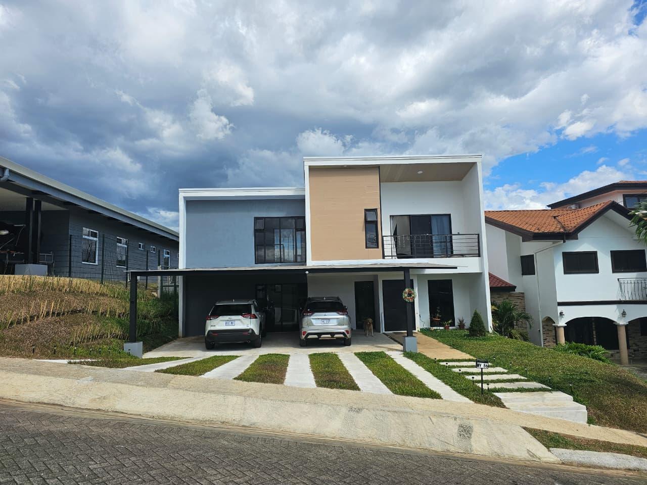 House at Puente de Piedra
