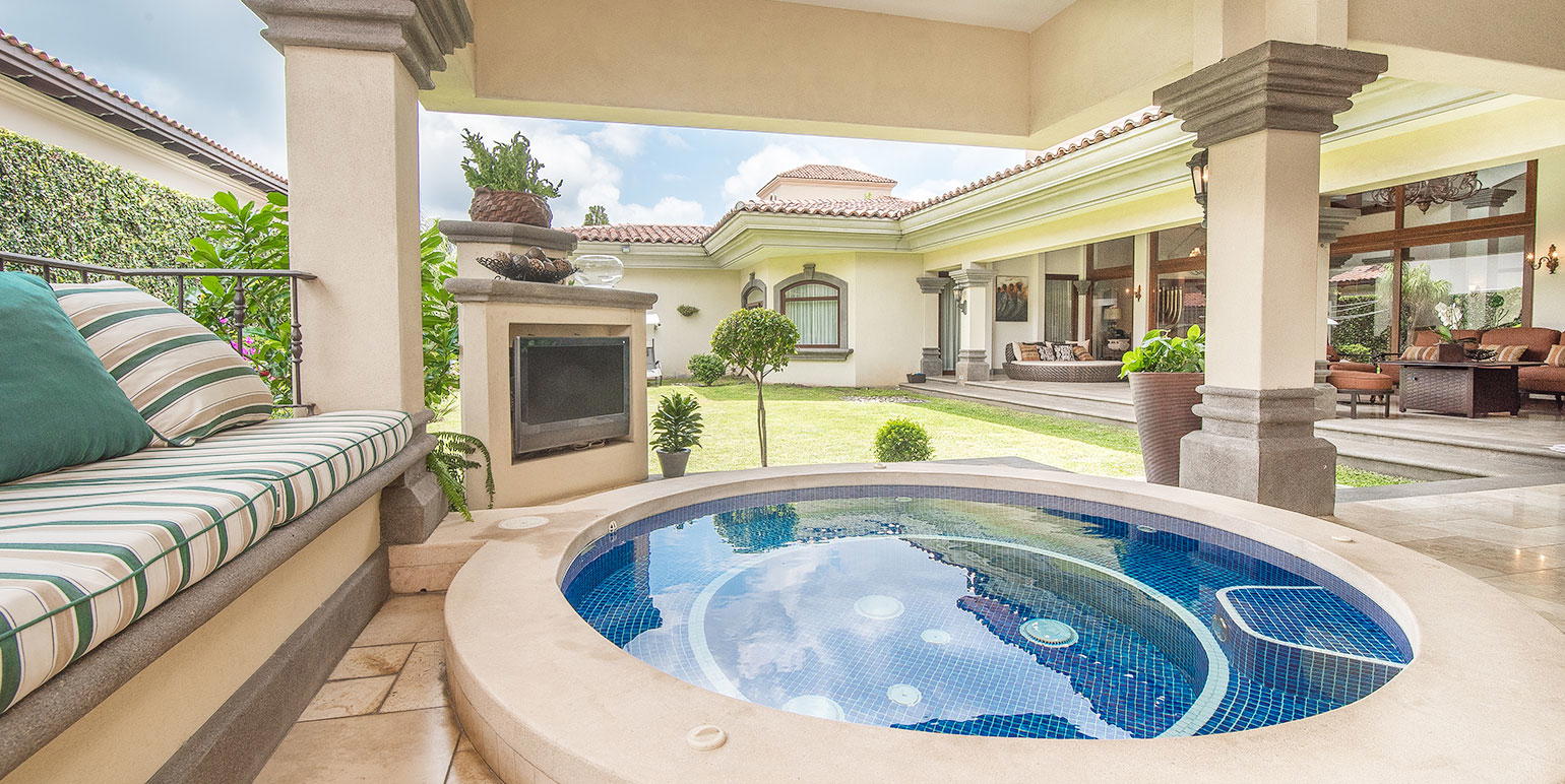 Propiedad en Bosques de Lindora