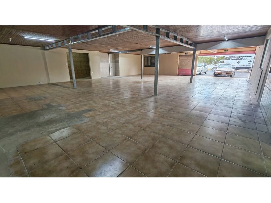 Comercial en Mercedes