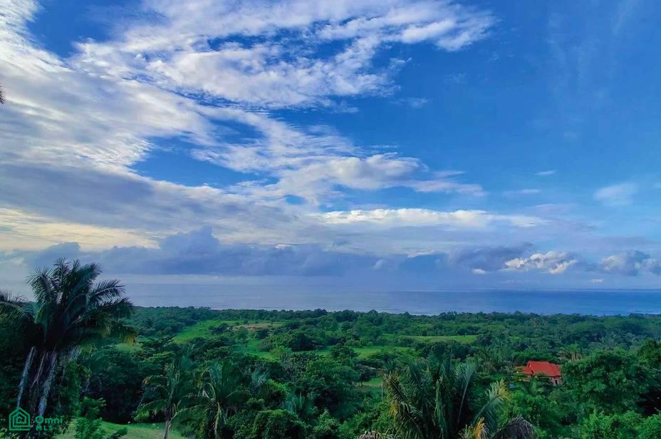 Land at Bejuco