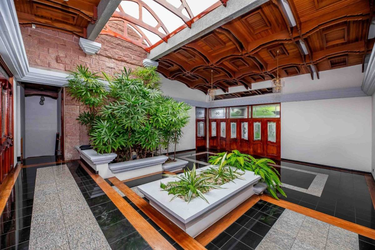 House at Trejos Montealegre