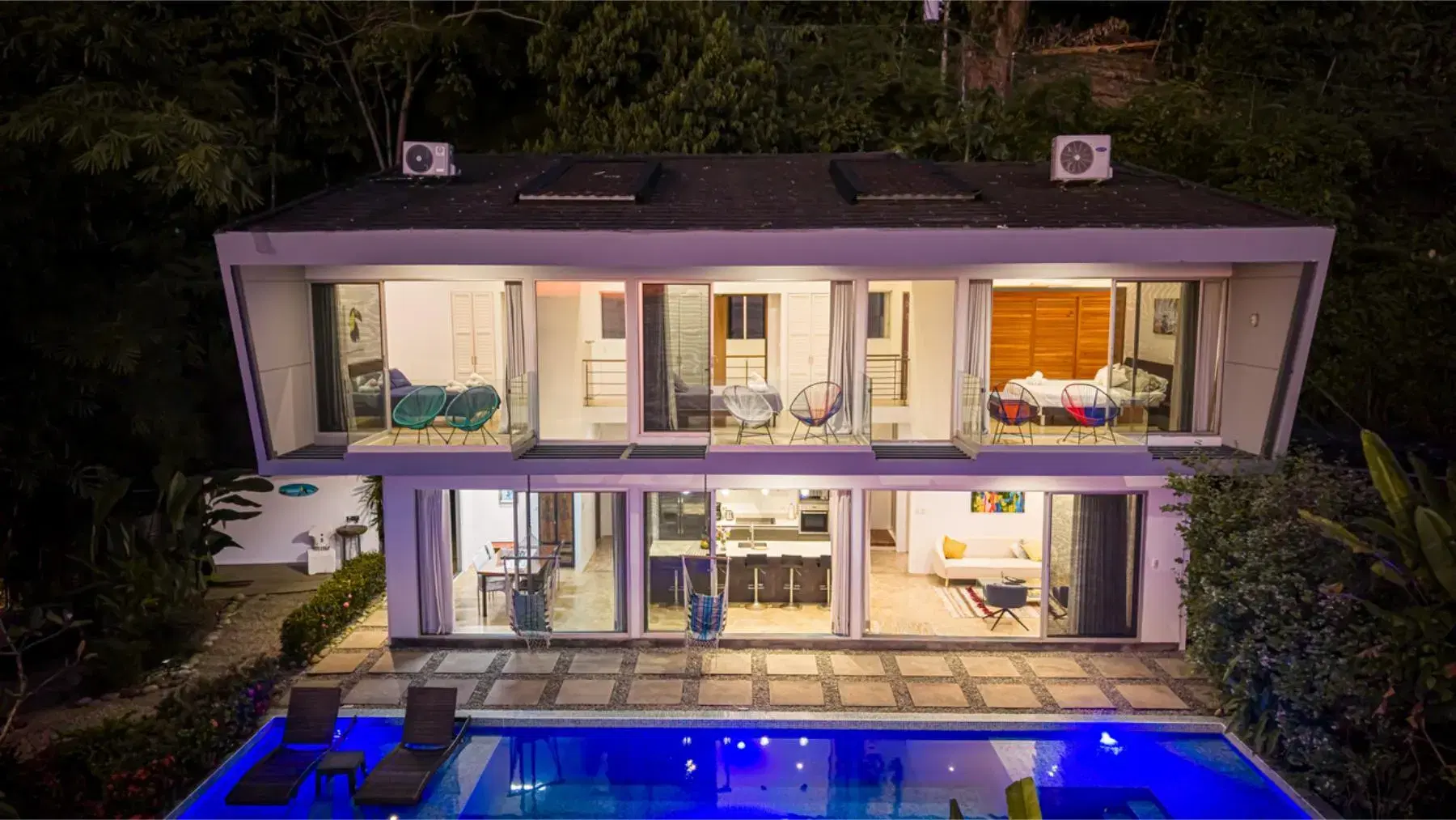 Land at Bahía Ballena