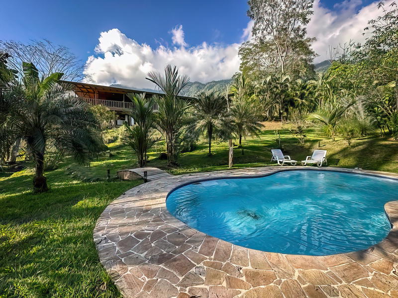 Commercial at Puerto Cortés