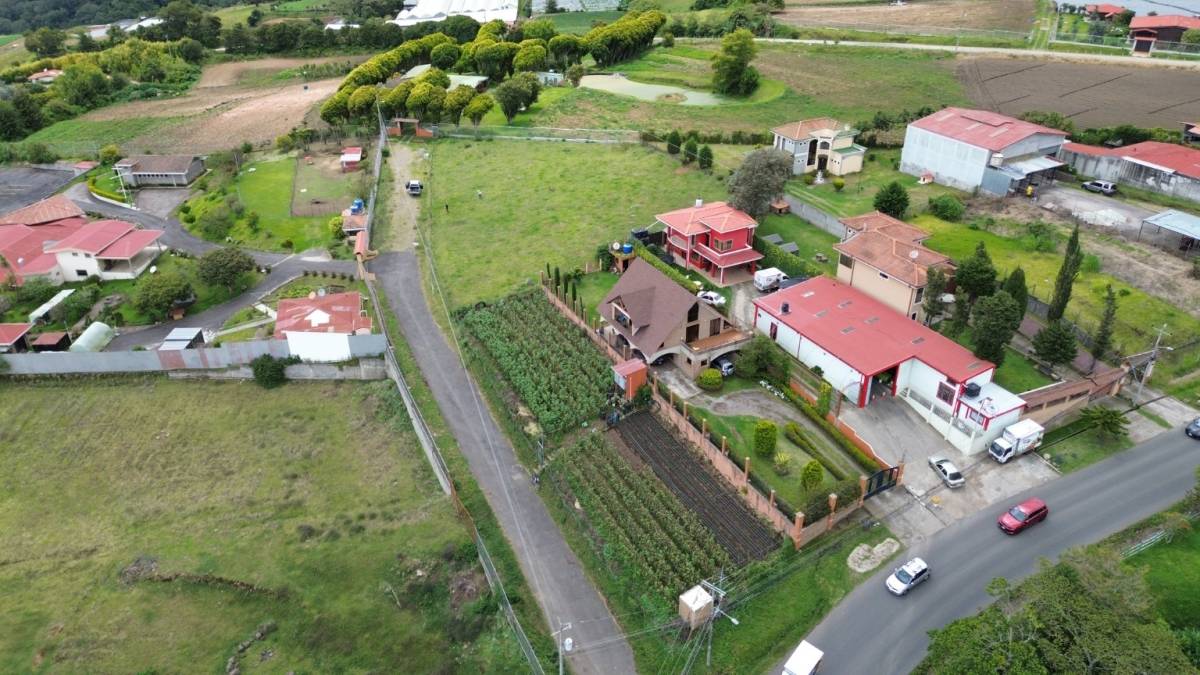 Propiedad en Llano Grande