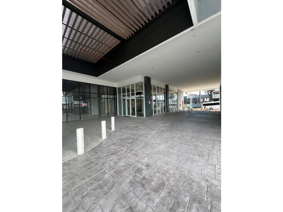 Comercial en Ulloa