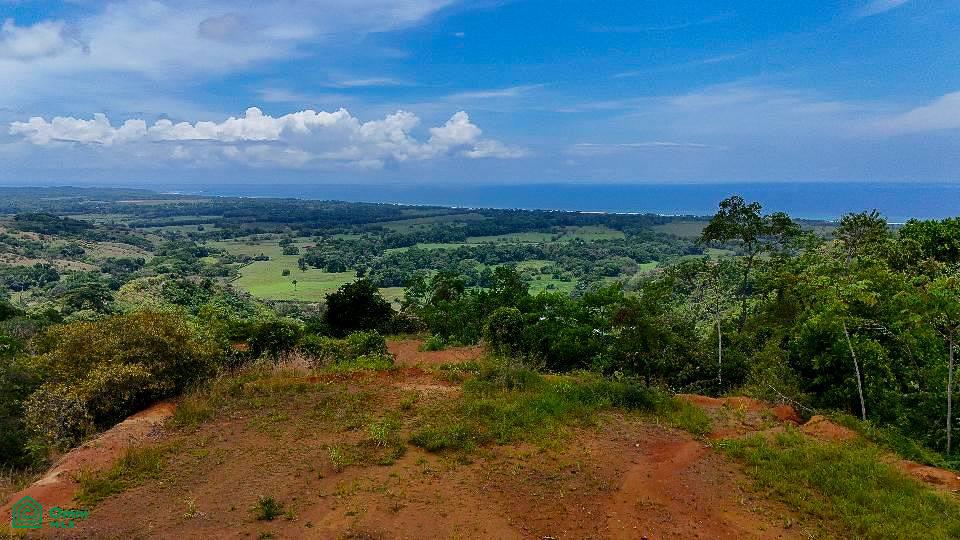 Land at Jacó