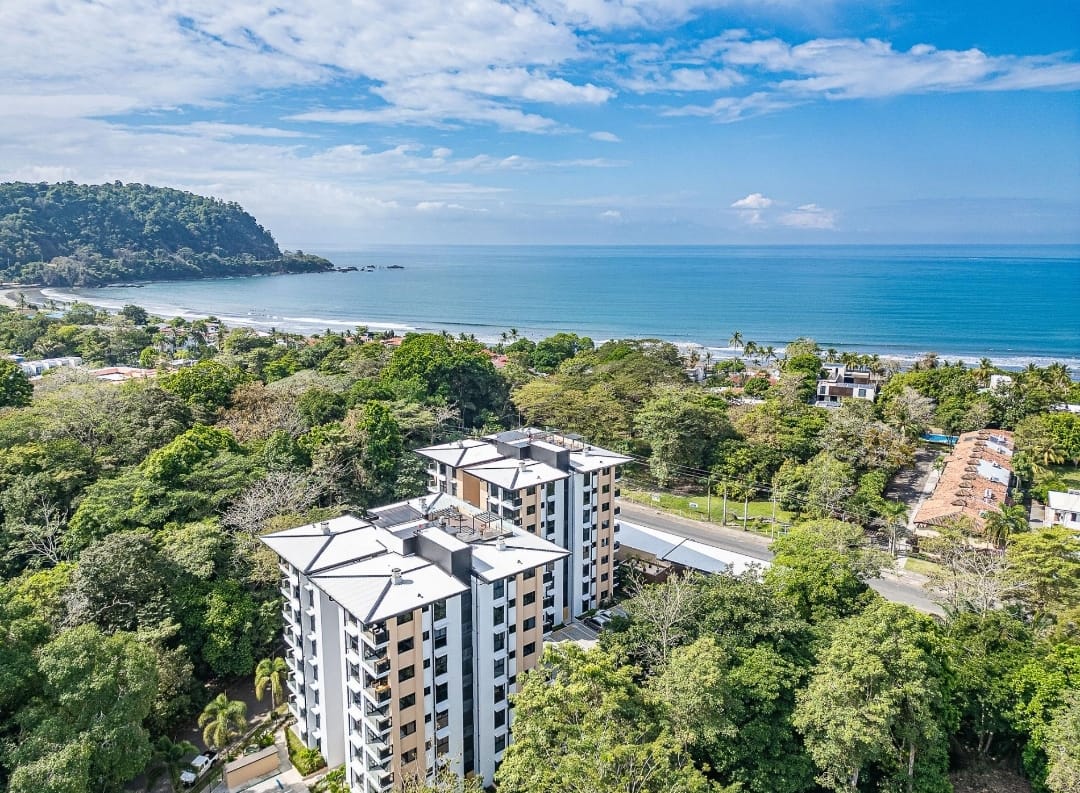 Apartamento en Condominio Torres del Mar
