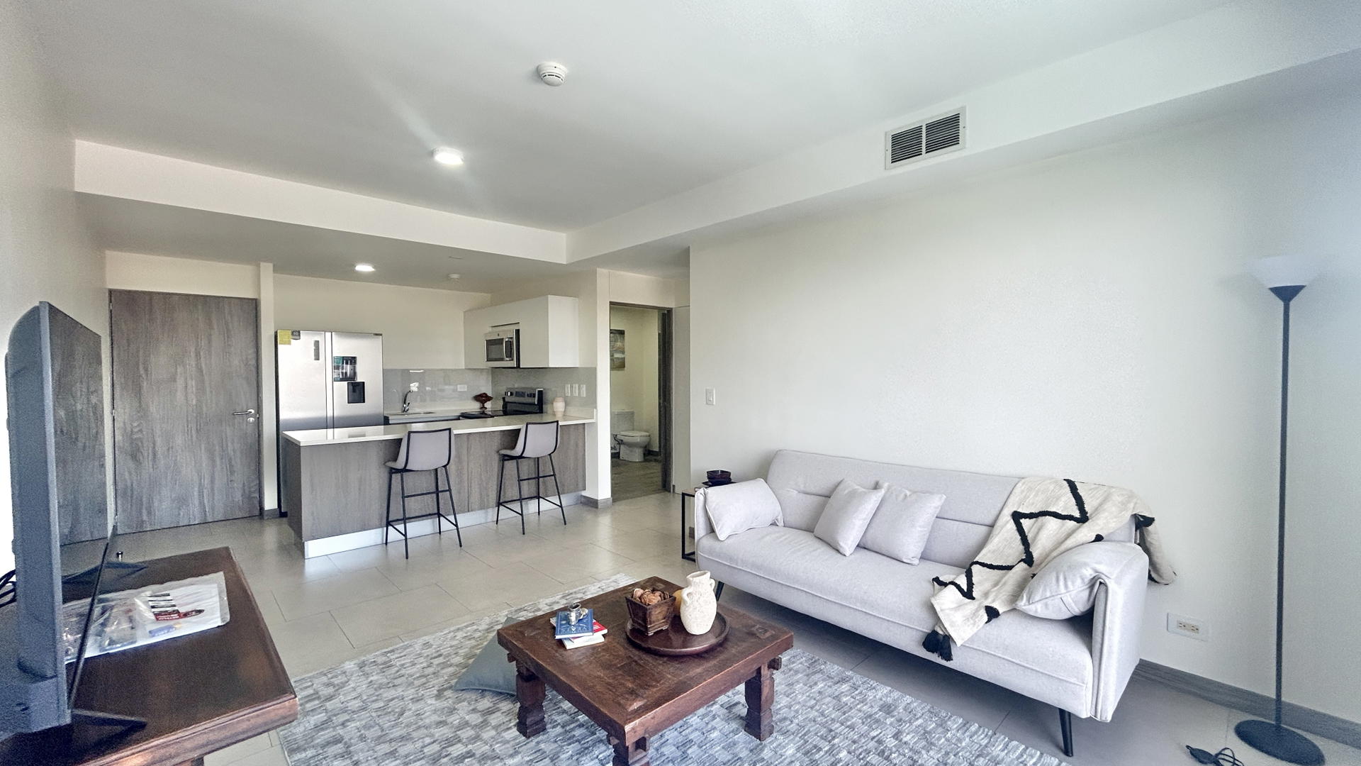 1 Hab y 1 baño, ¡Alquiler de Hermoso Apartamento en Escazú!