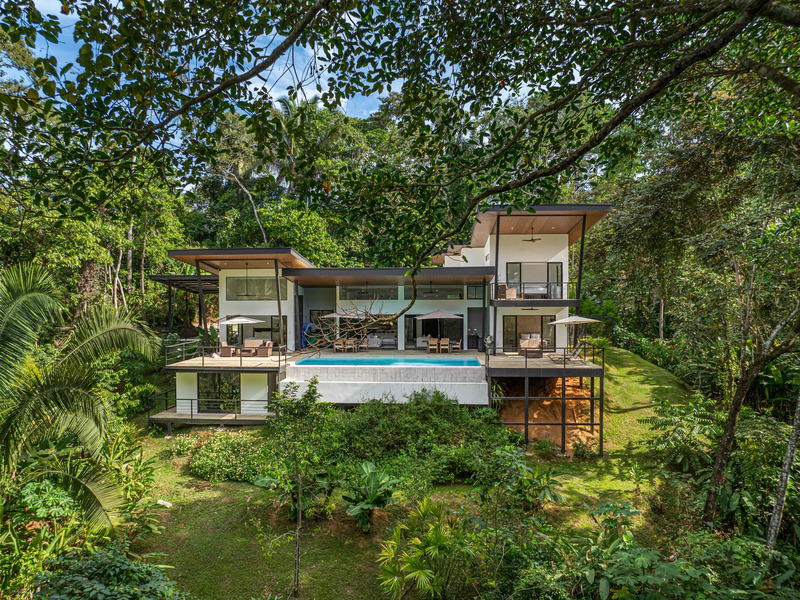 Property at Savegre
