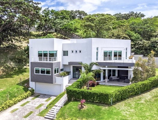 Casa en Condominio Cerro Alto
