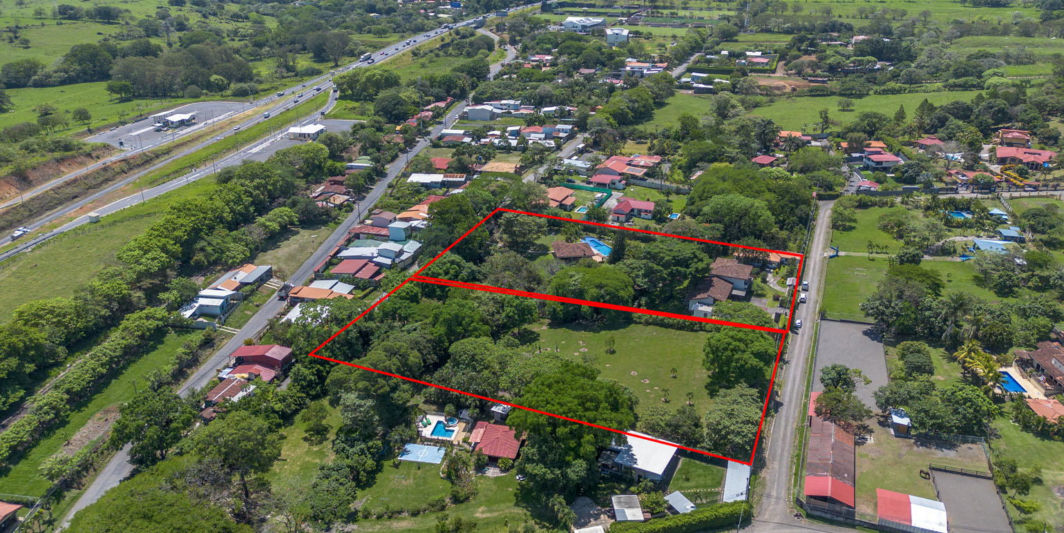 Property at Turrúcares