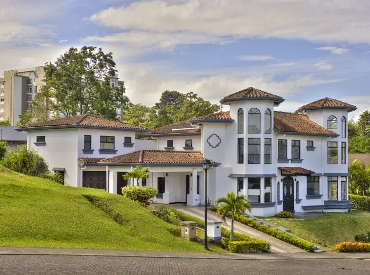 Propiedad en Condominio Bosques de Altamonte