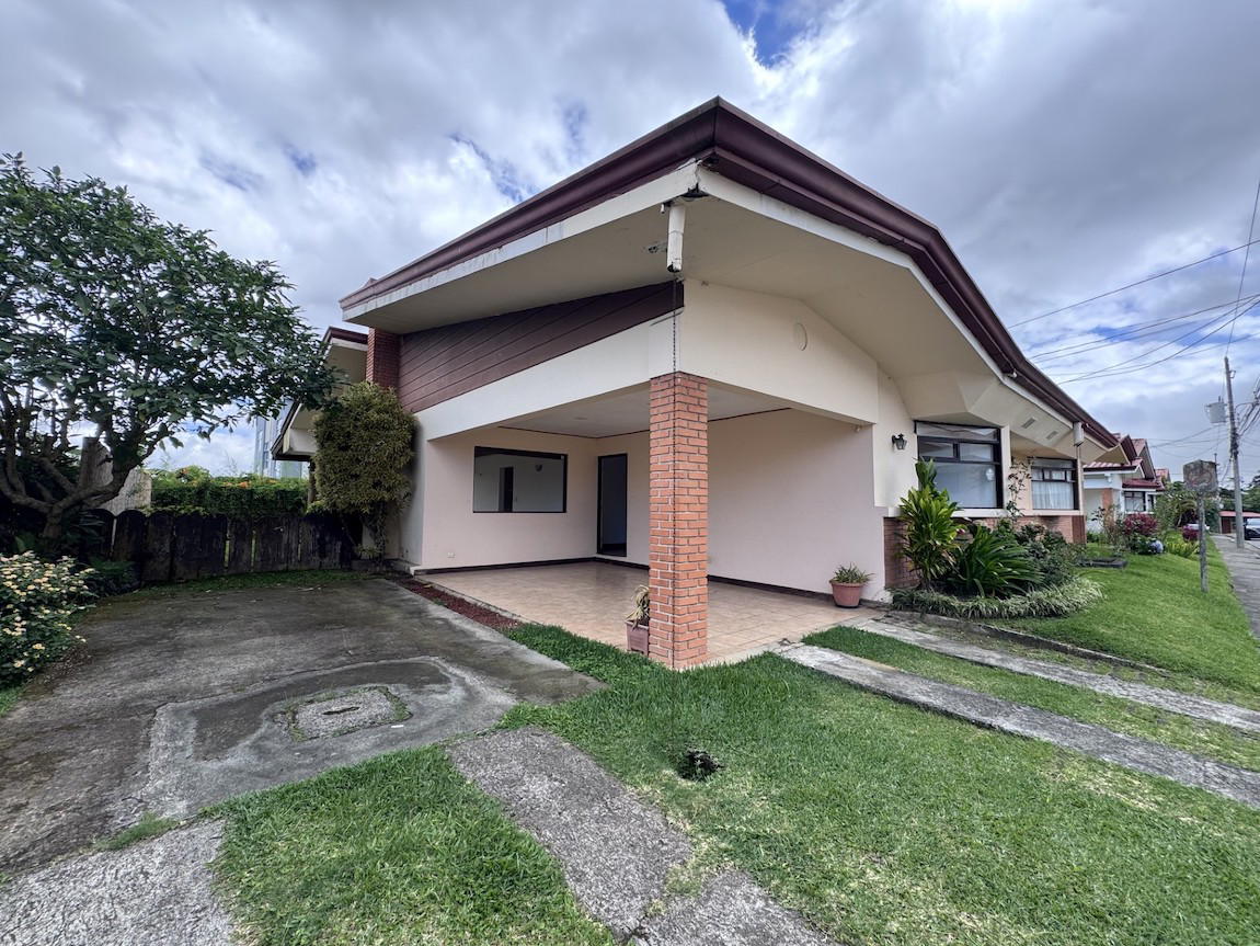 Casa en Condominios El Dorado
