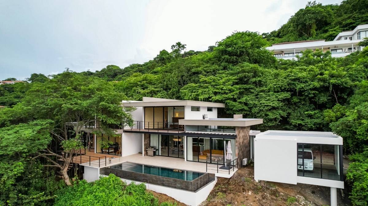 House at Playa Hermosa