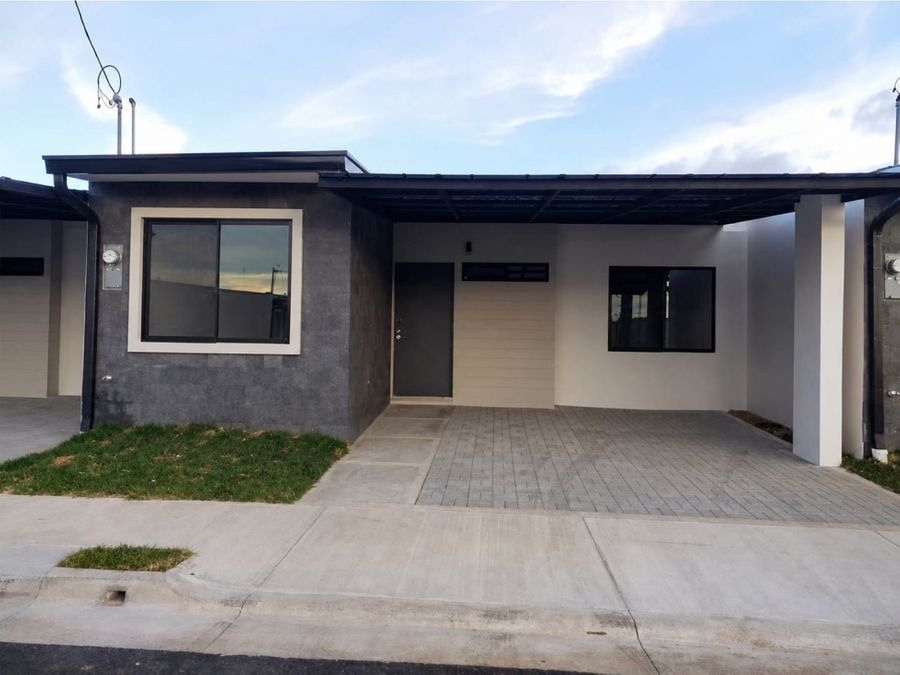 House at Condominio Robles de Lindora